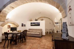 Alimarta, Monopoli